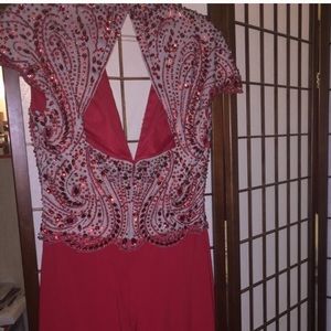 Beautiful Sherri Hill dress.